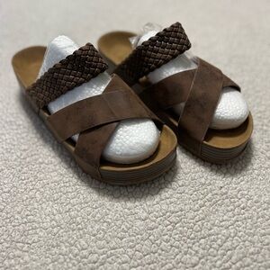 NWOT Brown women’s Sandals size 8